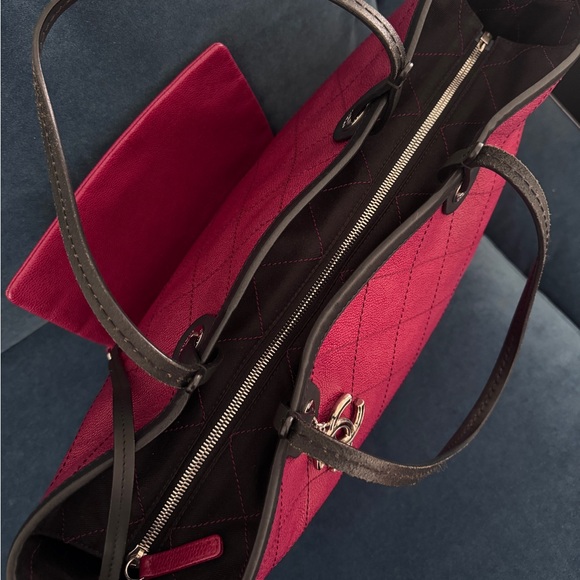 CHANEL Shopping Fever Quilted Caviar Leather Tote Bag
Maroon - Picture 3 of 12